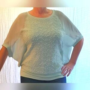 Jennifer Lopez light mint green blouse in Size M w/sheer dolman/batwing sleeves